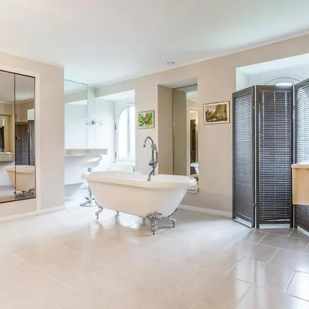 Manoir De Levesque In Pays De La Loire *